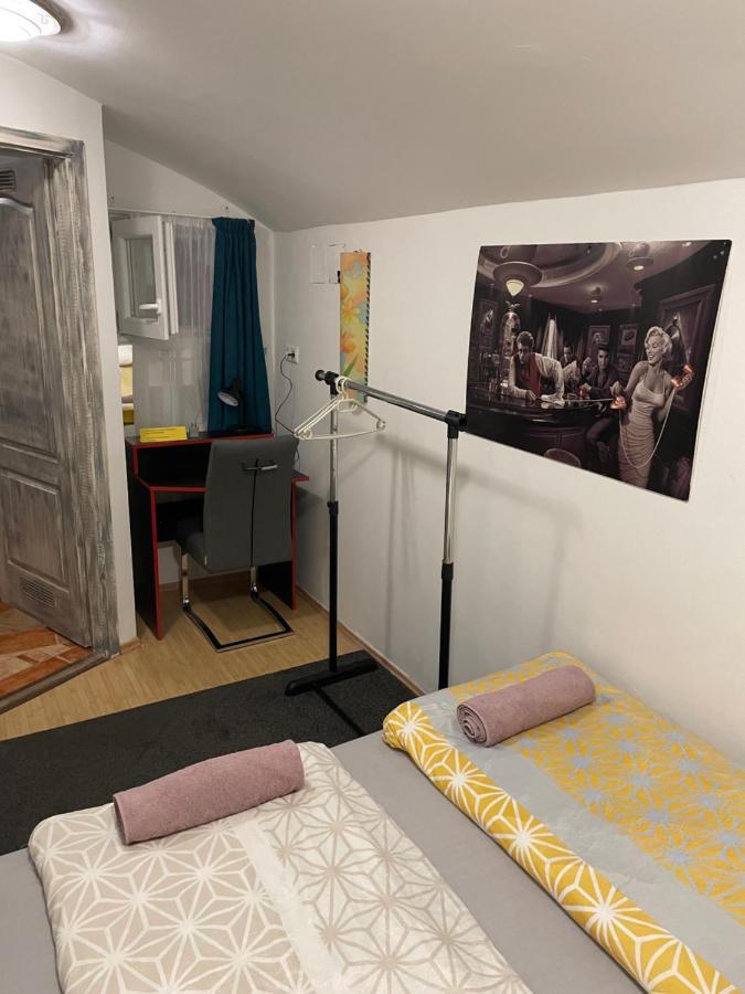 Centrum Wellness Hostel 데브레첸 외부 사진