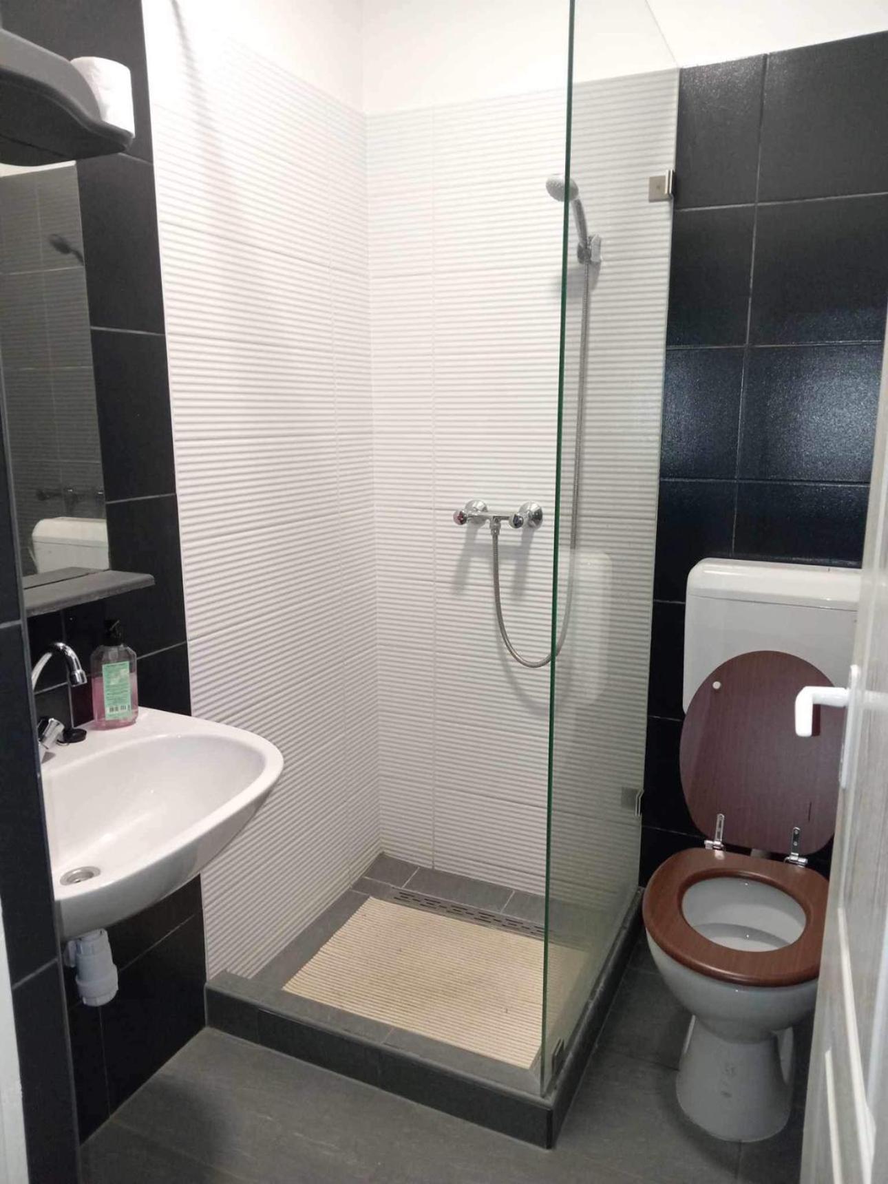 Centrum Wellness Hostel 데브레첸 외부 사진